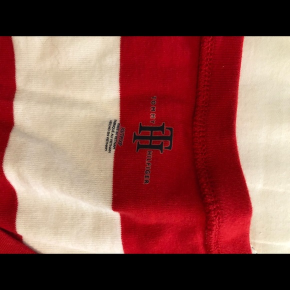 Tommy Hilfiger v neck - Picture 2 of 3